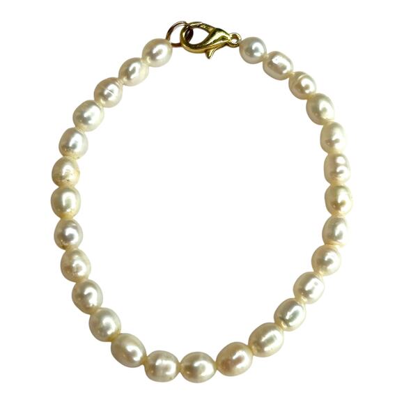 Vintage Freshwater Pearls White Cream Tone Bracelet Gold Tone Clasp 7.5” - Picture 1 of 3